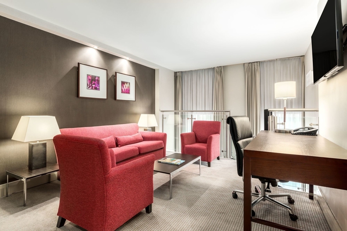 Imagen de la habitación del Hotel NH London Kensington. Foto 5