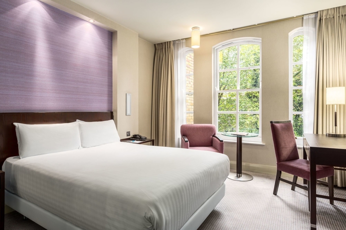 Imagen de la habitación del Hotel NH London Kensington. Foto 6