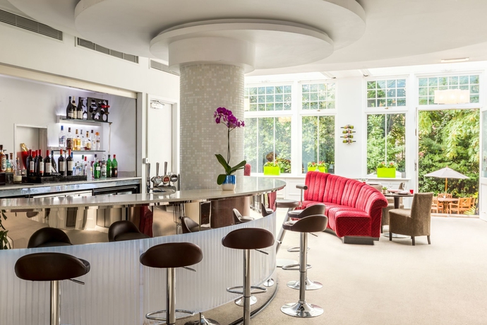 Imagen de los interiores del Hotel NH London Kensington. Foto 12
