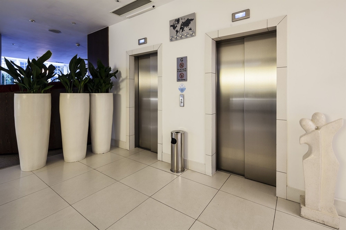 Imagen de los interiores del Hotel NH London Kensington. Foto 16