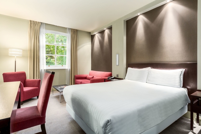 Imagen de la habitación del Hotel NH London Kensington. Foto 9