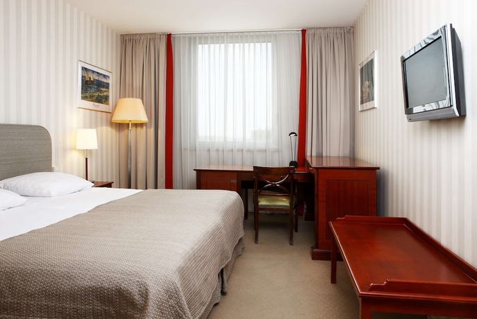 Imagen de la habitación del Hotel NH Luxembourg Airport. Foto 7