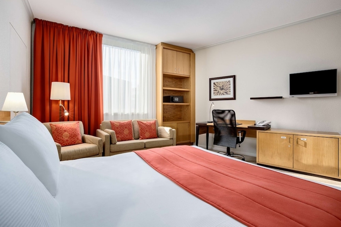 Imagen de la habitación del Hotel NH Luxembourg Airport. Foto 13