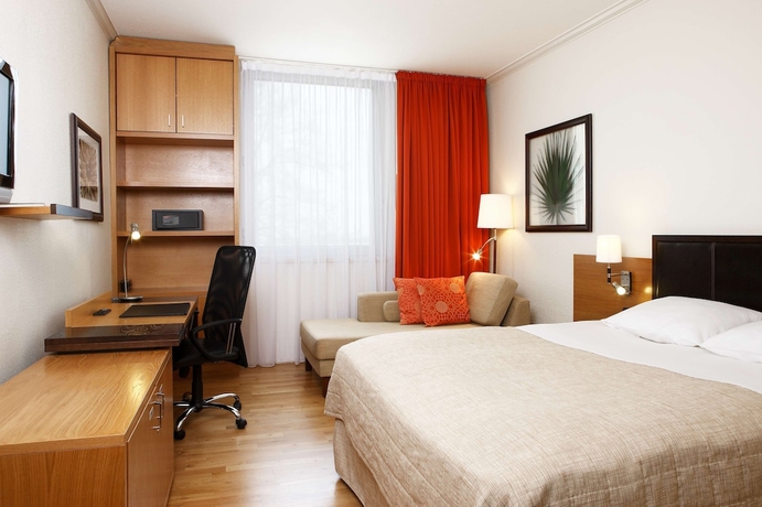 Imagen de la habitación del Hotel NH Luxembourg Airport. Foto 15