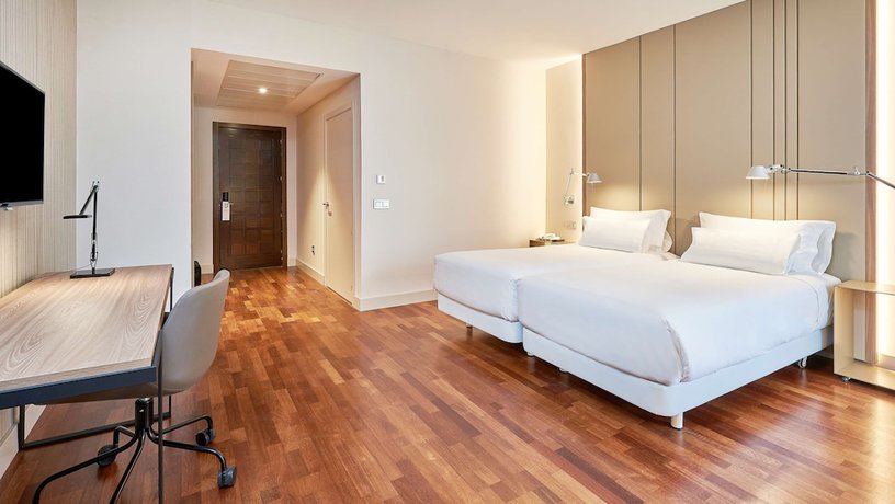 Imagen de la habitación del Hotel NH Luz Huelva. Foto 4