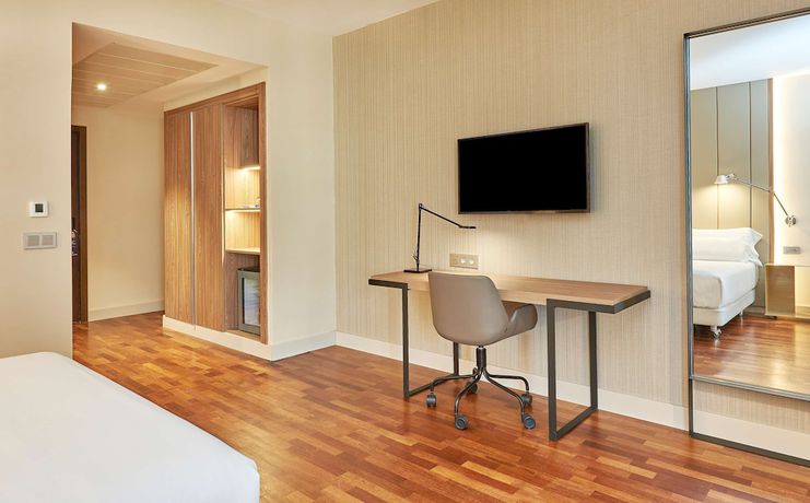 Imagen de la habitación del Hotel NH Luz Huelva. Foto 8