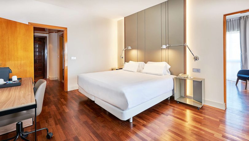 Imagen de la habitación del Hotel NH Luz Huelva. Foto 9