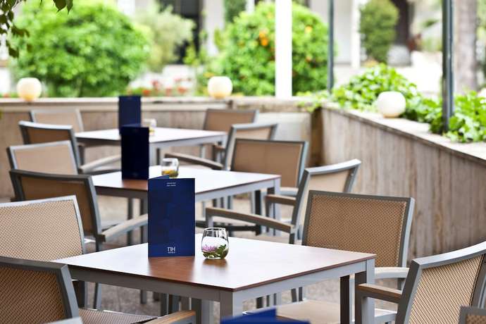 Imagen de los interiores del Hotel NH Luz Huelva. Foto 20