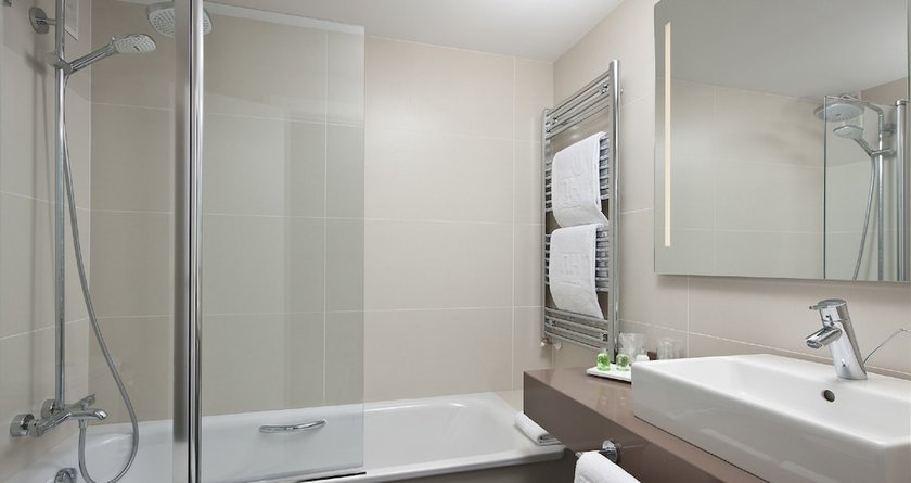 Imagen de la habitación del Hotel NH Madrid Atocha. Foto 5