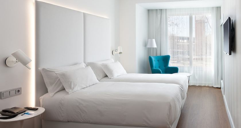 Imagen de la habitación del Hotel NH Madrid Atocha. Foto 7