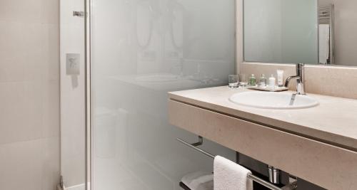 Imagen de la habitación del Hotel NH Madrid Ribera del Manzanares. Foto 5