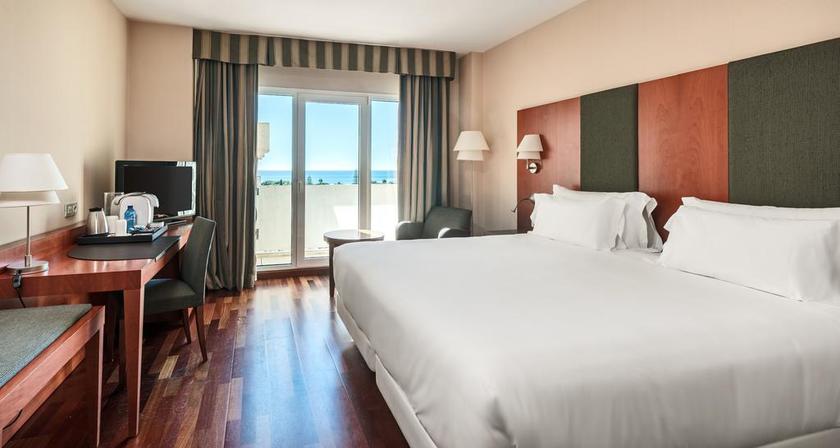 Imagen de la habitación del Hotel NH Marbella. Foto 14