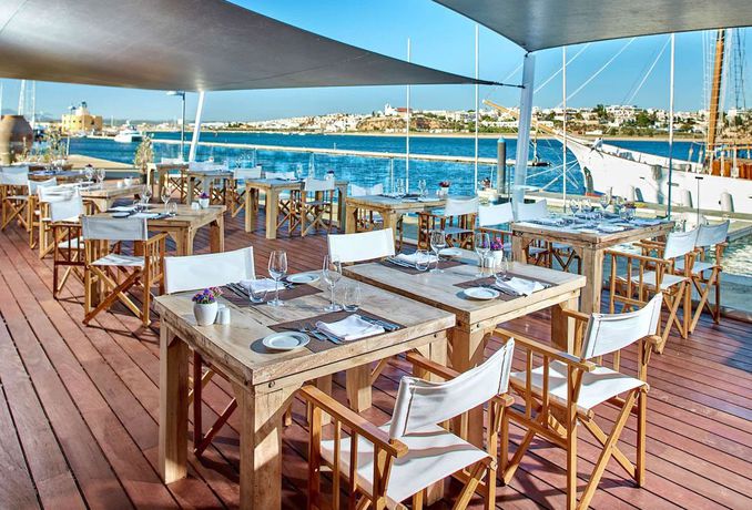 Imagen del bar/restaurante del Hotel NH Marina Portimao Resort. Foto 3