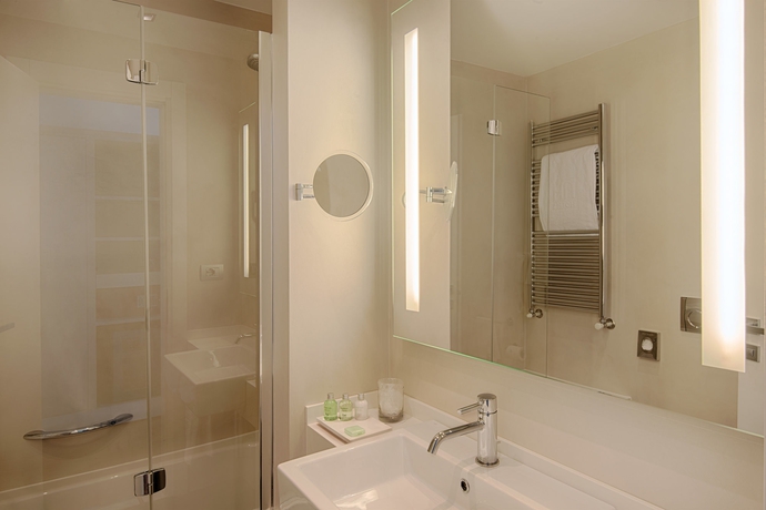 Imagen de la habitación del Hotel NH Milano Touring. Foto 15