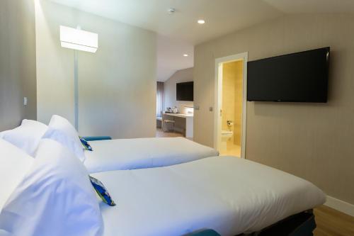 Imagen de la habitación del Hotel NH Oviedo Principado. Foto 4