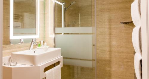 Imagen de la habitación del Hotel NH Oviedo Principado. Foto 10