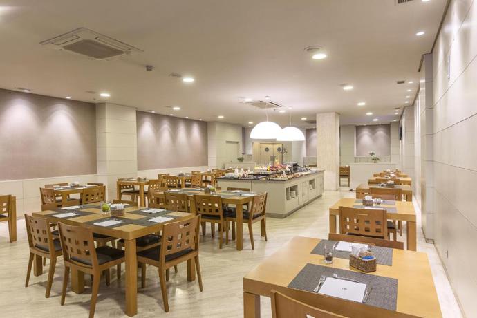 Imagen de los interiores del Hotel NH Oviedo Principado. Foto 13