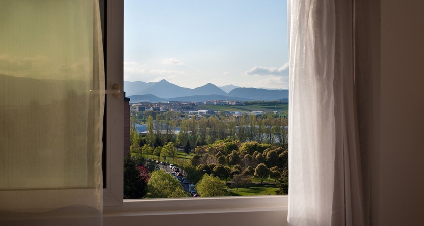 Imagen de la habitación del Hotel NH Pamplona Iruña Park. Foto 3