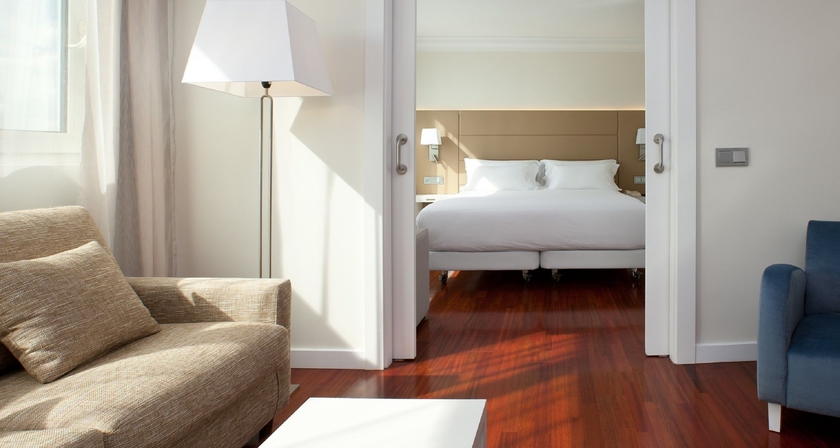 Imagen de los interiores del Hotel NH Pamplona Iruña Park. Foto 15