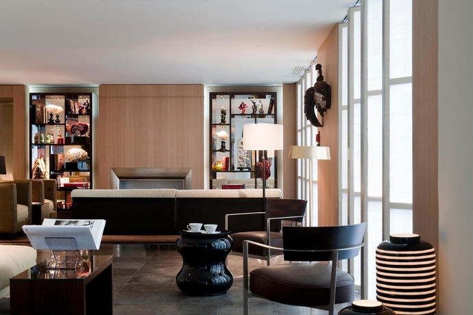 Imagen general del Hotel NH Paris Champs-Elysées. Foto 3