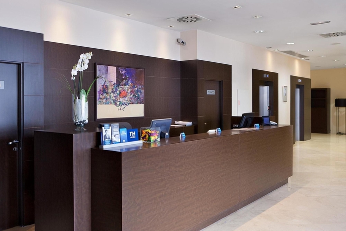 Imagen de los interiores del Hotel NH Parla. Foto 15