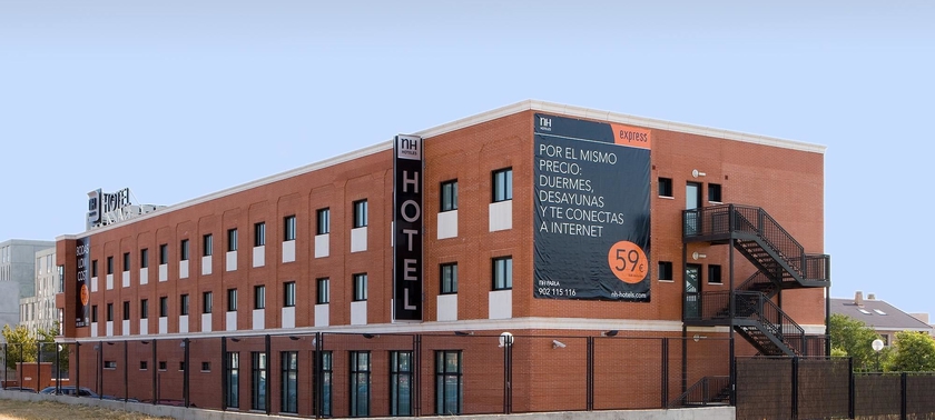 Imagen de los exteriores del Hotel NH Parla. Foto 11