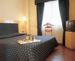 Imagen de la habitación del Hotel NH Prisma. Foto 5