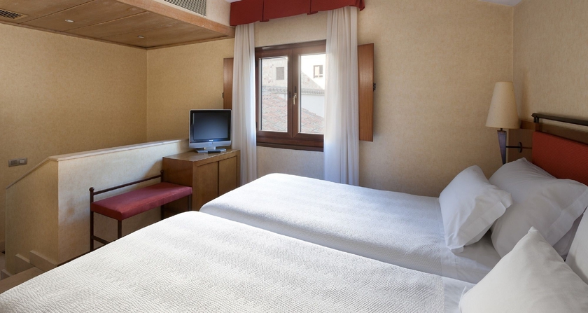 Imagen de la habitación del Hotel NH Salamanca Palacio de Castellanos. Foto 9