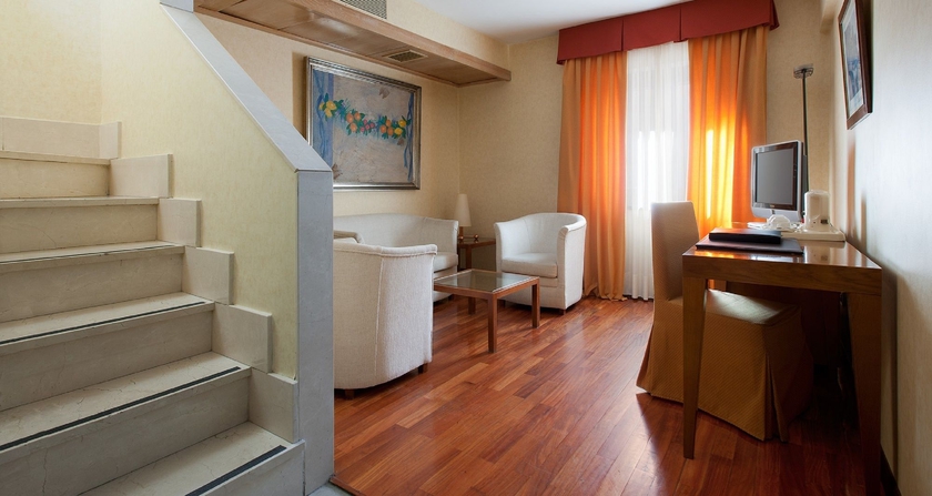 Imagen de los interiores del Hotel NH Salamanca Palacio de Castellanos. Foto 15