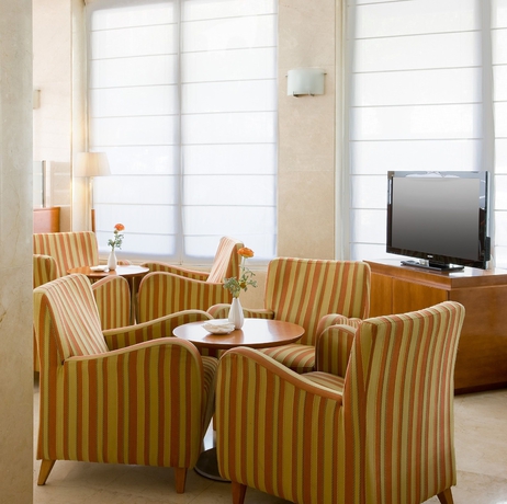 Imagen de los interiores del Hotel NH San Pedro de Alcantara. Foto 14