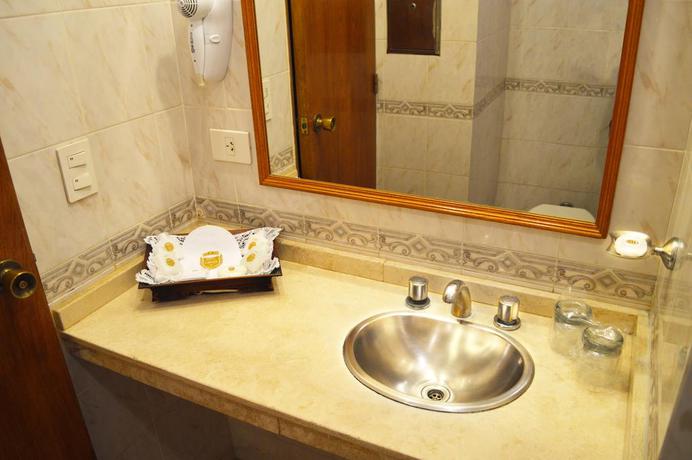 Imagen de la habitación del Hotel NH Santiago del Estero. Foto 5