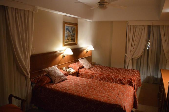 Imagen de la habitación del Hotel NH Santiago del Estero. Foto 6