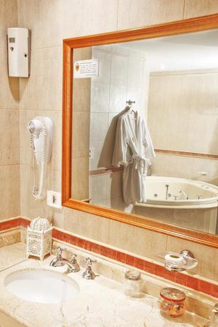Imagen de la habitación del Hotel NH Santiago del Estero. Foto 9