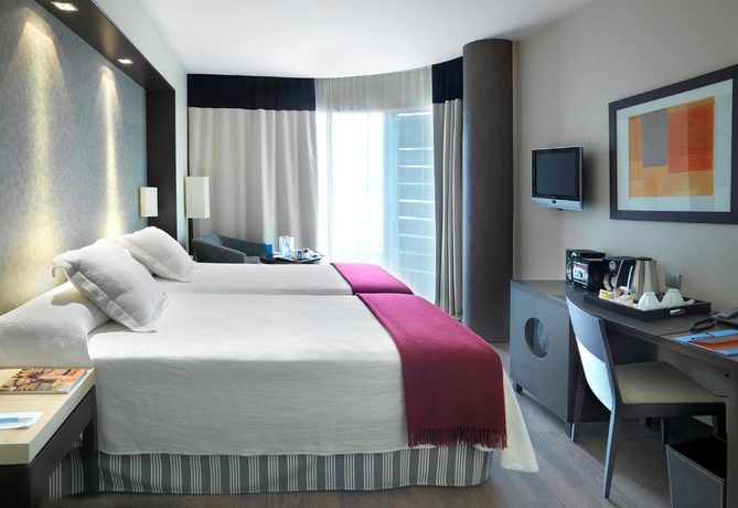 Imagen de la habitación del Hotel NH Tenerife. Foto 8