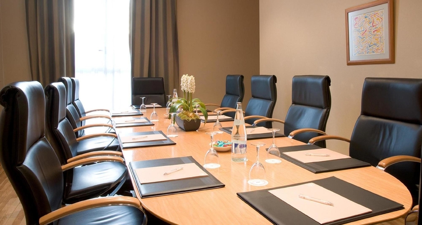 Imagen de los interiores del Hotel NH Valencia Center. Foto 11