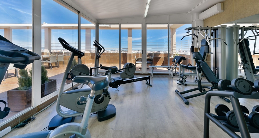 Imagen de los interiores del Hotel NH Valencia Center. Foto 12