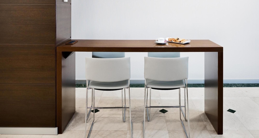 Imagen del bar/restaurante del Hotel NH Valencia Center. Foto 5