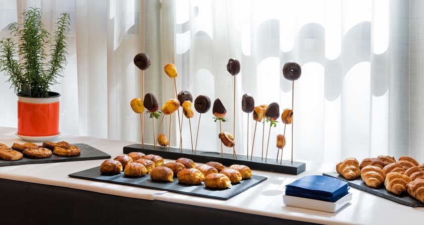 Imagen de la habitación del Hotel NH Valencia Las Artes. Foto 8