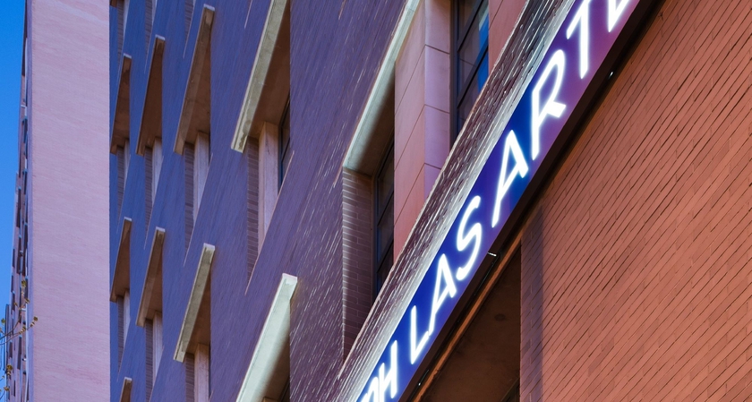 Imagen de los exteriores del Hotel NH Valencia Las Artes. Foto 13