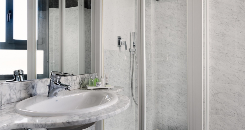 Imagen de la habitación del Hotel NH Valencia Las Artes. Foto 11