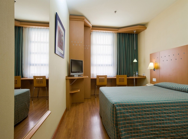 Imagen de la habitación del Hotel NH Valencia Las Ciencias. Foto 7