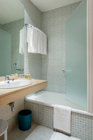 Imagen de la habitación del Hotel NH Valencia Las Ciencias. Foto 8