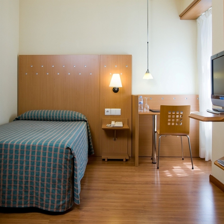 Imagen de la habitación del Hotel NH Valencia Las Ciencias. Foto 12