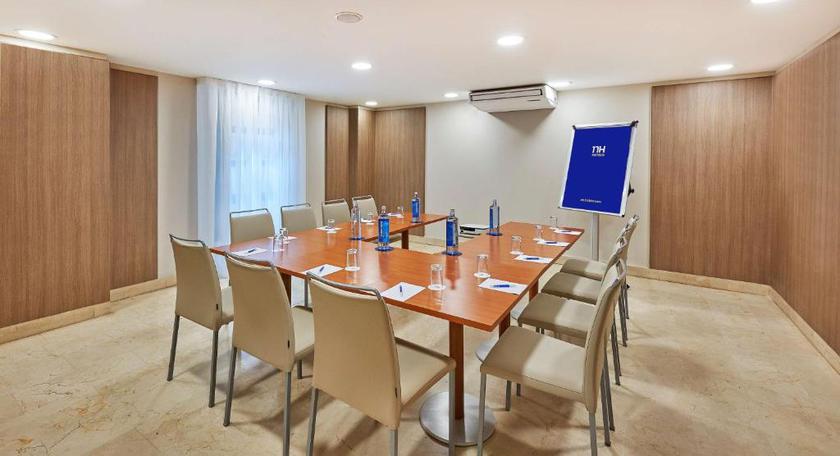 Imagen de los interiores del Hotel NH Valencia Las Ciencias. Foto 10