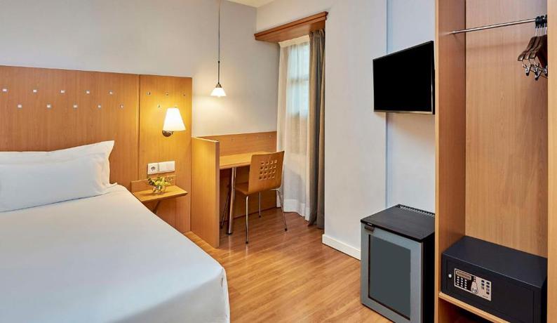 Imagen de la habitación del Hotel NH Valencia Las Ciencias. Foto 6