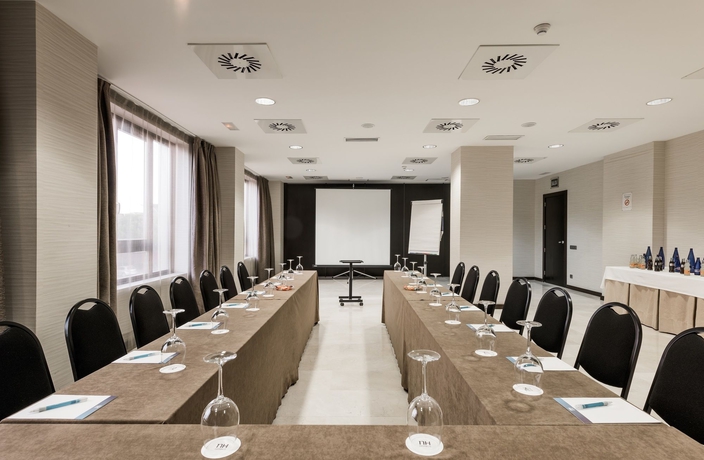 Imagen de los interiores del Hotel NH Valladolid Bálago. Foto 9