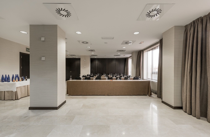 Imagen de los interiores del Hotel NH Valladolid Bálago. Foto 11