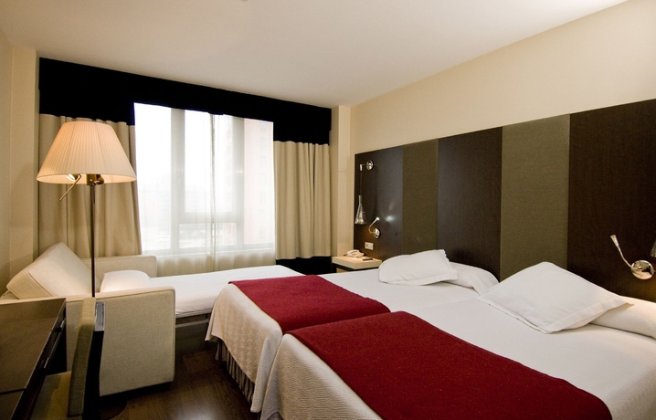 Imagen de la habitación del Hotel NH Valladolid Bálago. Foto 5