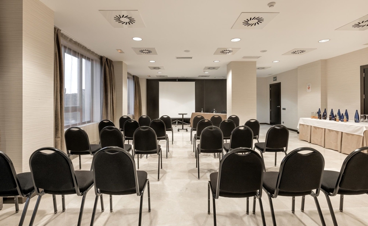 Imagen de los interiores del Hotel NH Valladolid Bálago. Foto 15