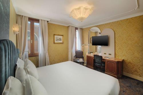Imagen de la habitación del Hotel NH Venezia Santa Lucia. Foto 10